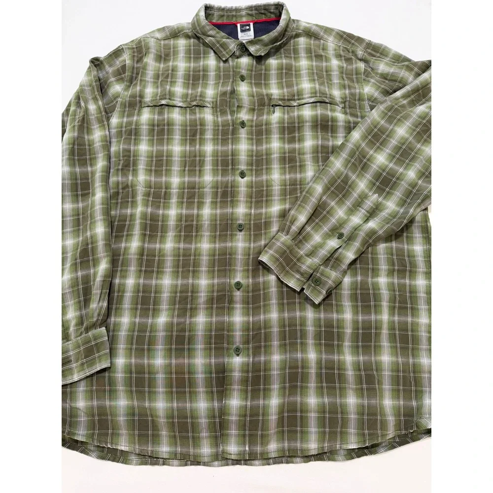 The North Face Mens XL Green Plaid Long Sleeve Ventilated Hiking Button Down